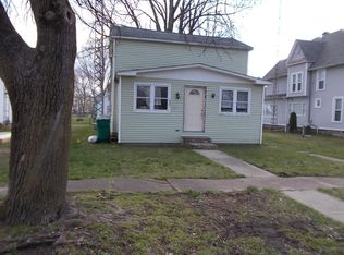 607 3rd St, Howe, IN 46746