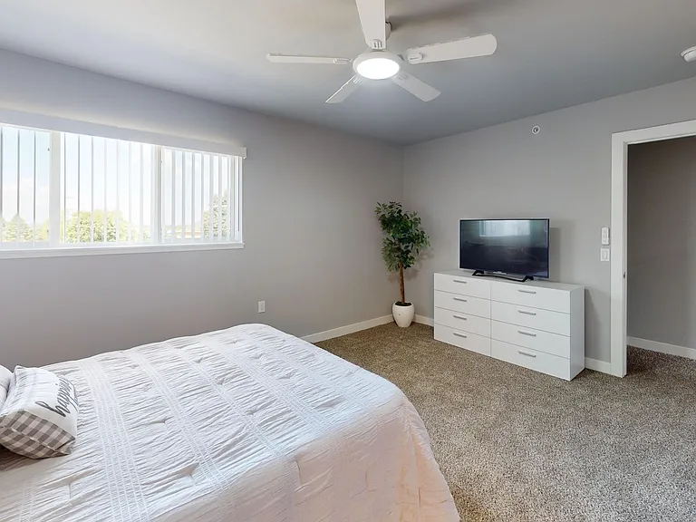 2301 Lincoln Ave — Photo 6