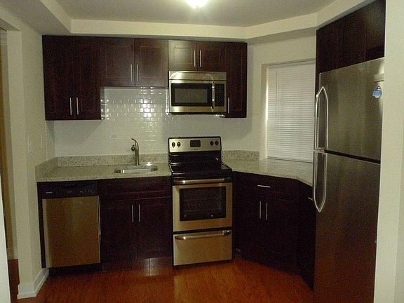 4th image of 5715 N Kenmore Ave #Lb