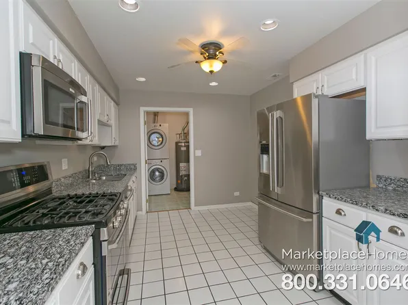 1207 Ranch View Ct, Buffalo Grove, IL 60089