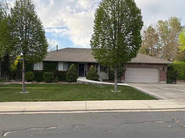 1st image of 4470 W Cambridge Dr