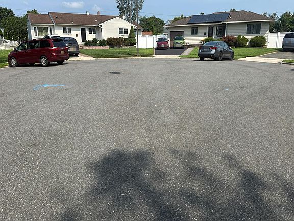 4th image of 10 Abbey Ct