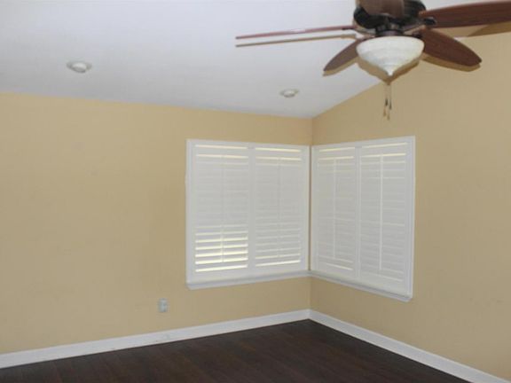 3rd image of 6820 Pinehurst Dr