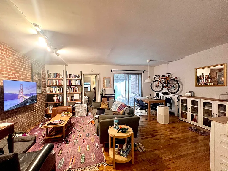 328 W 77th St #2 — Photo 4