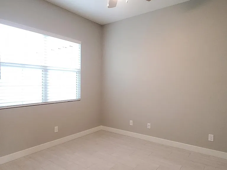 241 E Azalea Dr — Photo 21