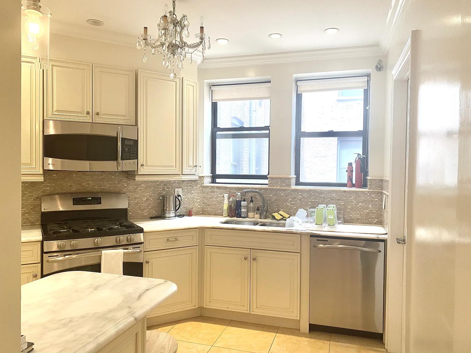 1240 Park Avenue — Photo 3