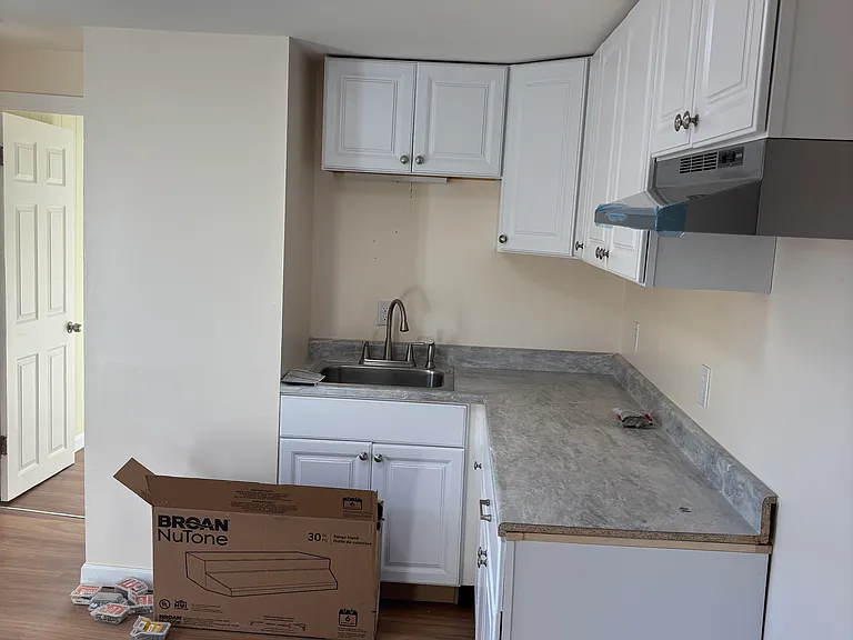 24 Elm St #301 — Photo 2