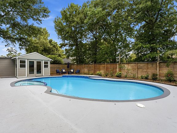 4th image of 8103 Hurst Forest Dr