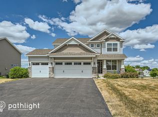2433 Lacy Ln, Victoria, MN 55386