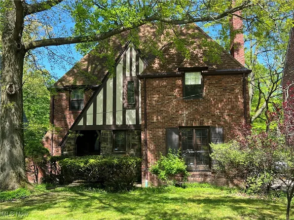 16215 Oakhill Rd, East Cleveland, OH 44112