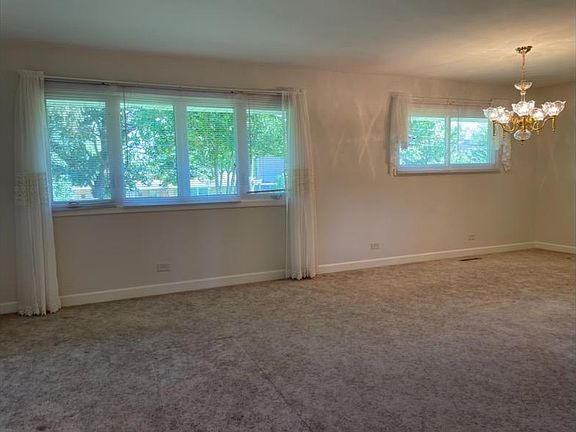 5th image of 572 Lance Dr