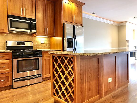 3rd image of 2904 W Belmont Ave Unit 206