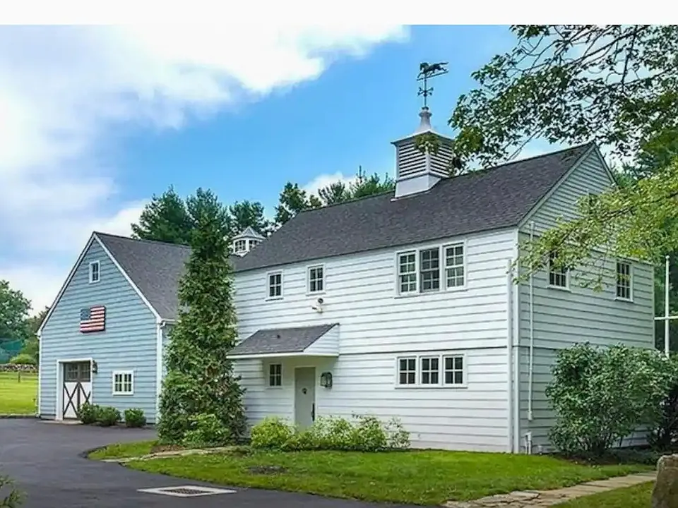 437 Hulls Farm Road - Carriage House