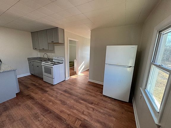 2nd image of 57 Saint George St #1