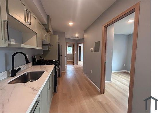 2nd image of 150 36th St NE #3