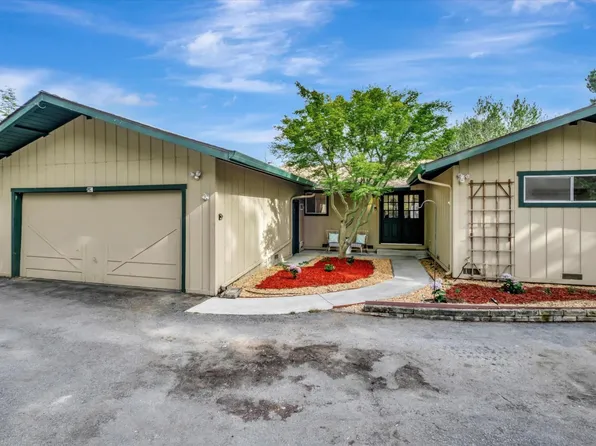 21 Enos Ln, Watsonville, CA 95076