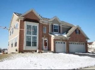 1438 Snowberry Ln, West Chicago, IL 60185