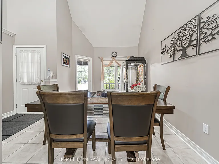 93 Lynch Cir — Photo 11