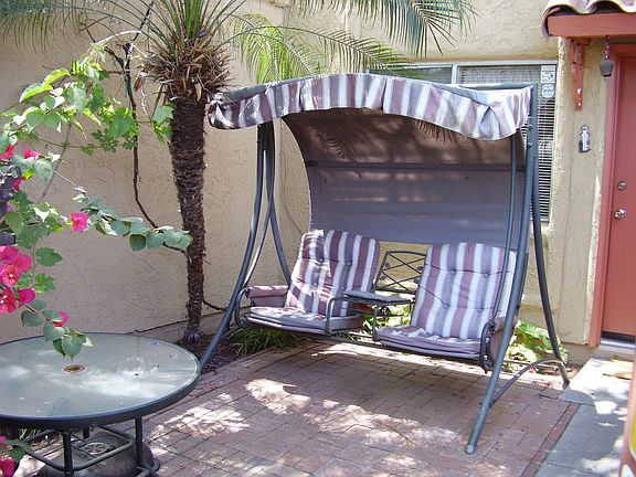 PRIVATE COURTYARD PERFECT FOR RELAXATION.