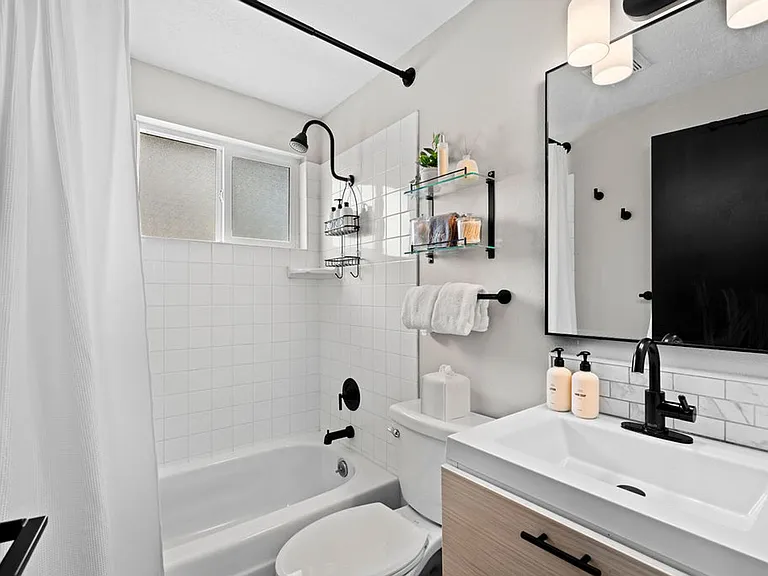 2215 N Atlantic St #C — Photo 19