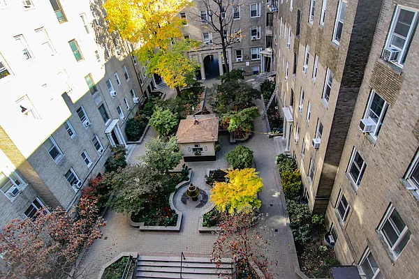 Sold by Remax City Square | media 10