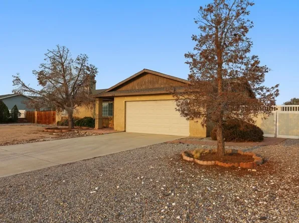 14258 Tonikan Rd, Apple Valley, CA 92307