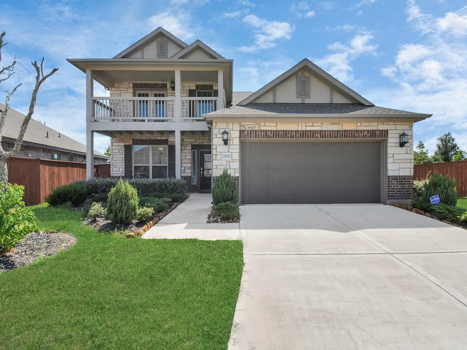 4 bed, 3.5 bath, 2772 sqft, $3,000 — Photo 2