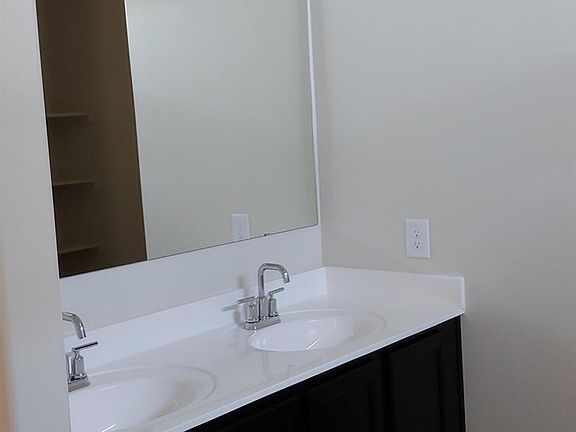 5th image of 1226 E Lee Pl