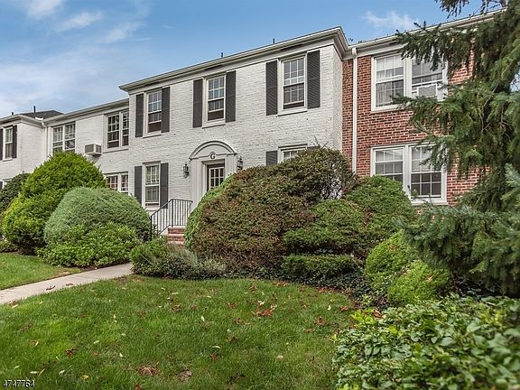 3rd image of 101 Gates Ave #C008g-87