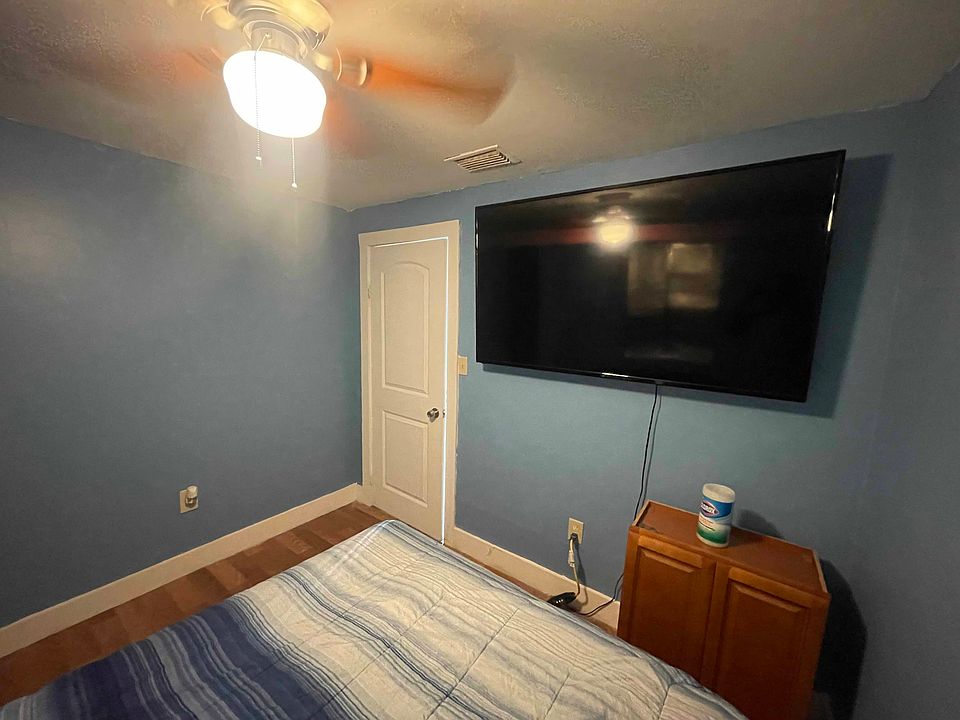 1st image of 126 N 12th St #C