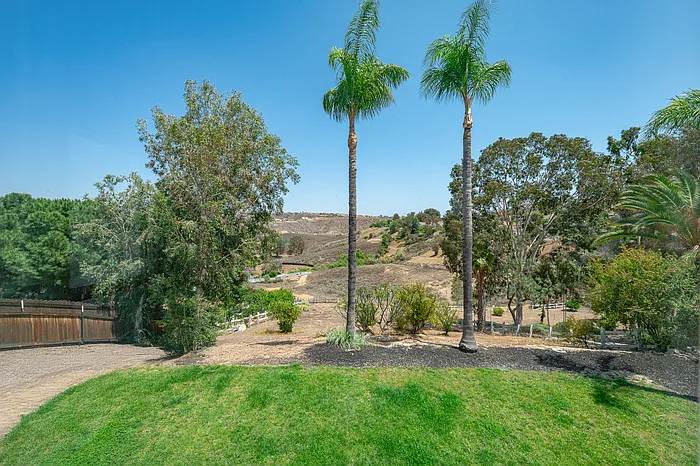 17447 Crestlake Ln — Photo 4
