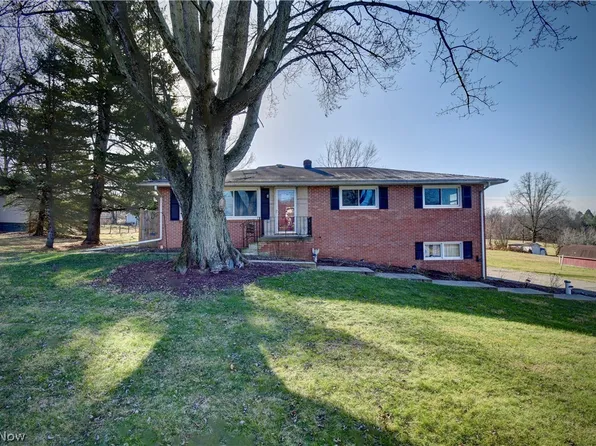 1714 Village St SE, Canton, OH 44707