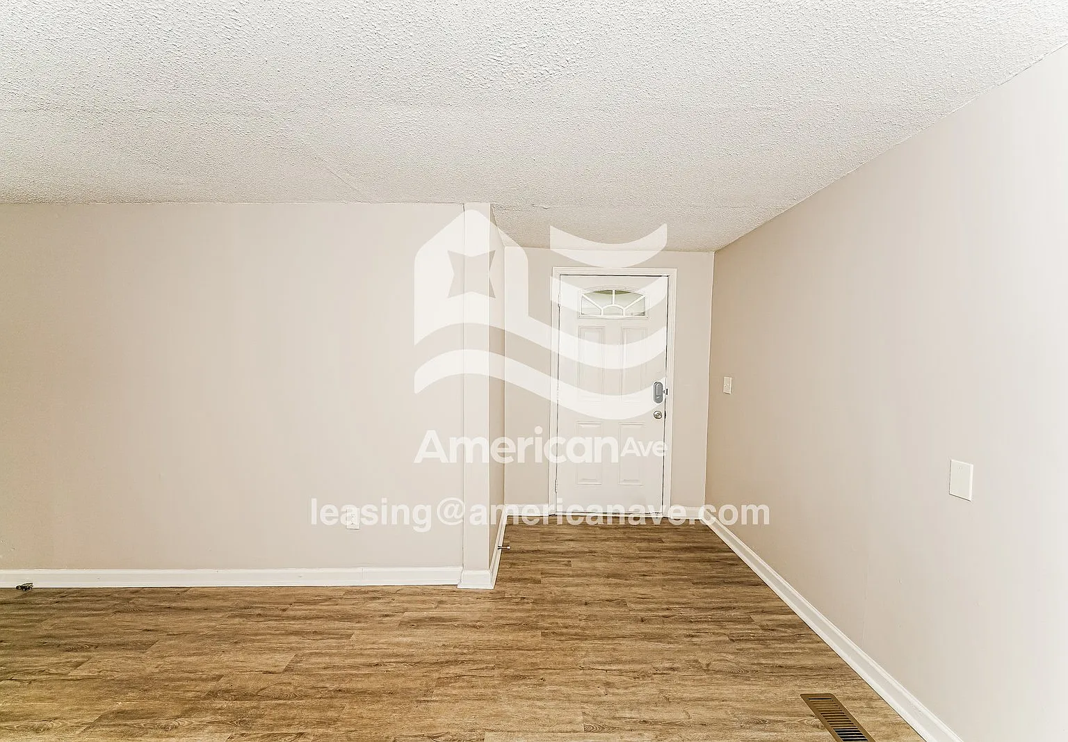 3 bed, 2.0 bath, 1247 sqft, $1,047 — Photo 3