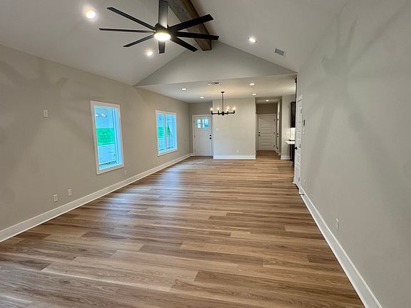 5th image of 3326 Edgewood Dr