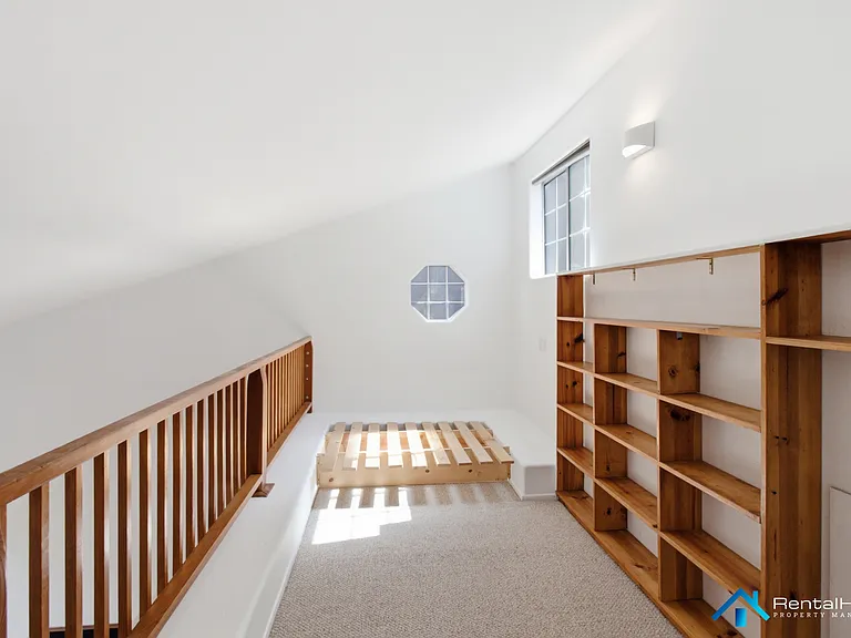 2433 Hines Dr — Photo 14