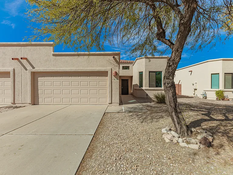 8119 N Peppersauce Dr — Photo 1