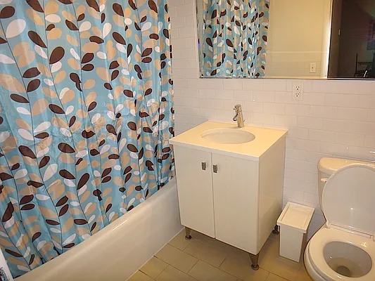 Rented by KVNY Soho | media 32