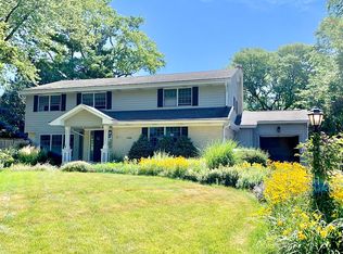 1305 S Main St, Wheaton, IL 60189