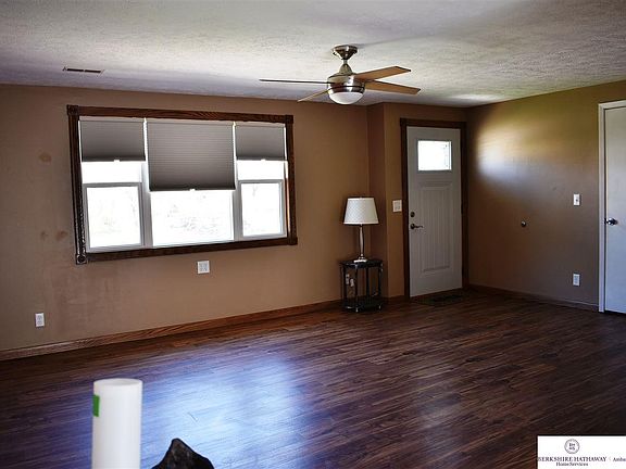 3rd image of 631 W 11th St