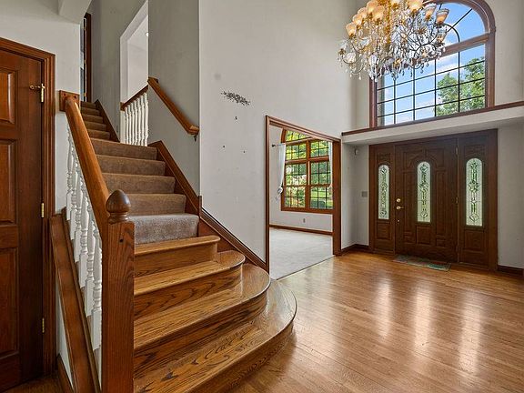 4th image of 6383 Linzie Ct