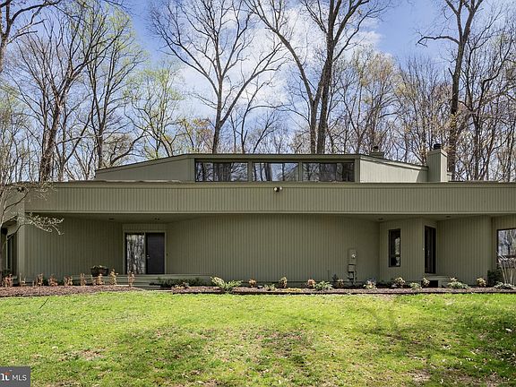 3rd image of 10116 Walker Woods Dr