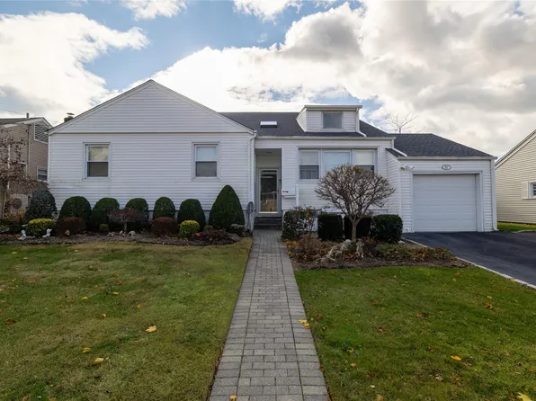 21 Cail Drive, East Rockaway, NY 11518