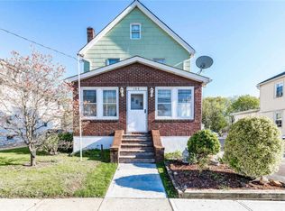 104 Davison Ave, Lynbrook, NY 11563