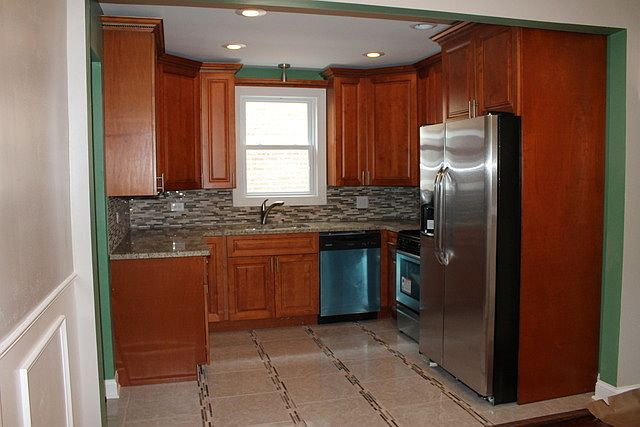 2nd image of 9120 S Paxton Ave