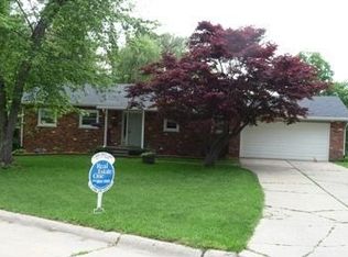 12352 Dollar Lake Ct, Fenton, MI 48430