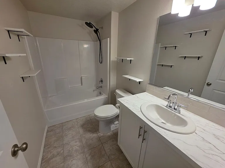 918 Cougars St — Photo 12