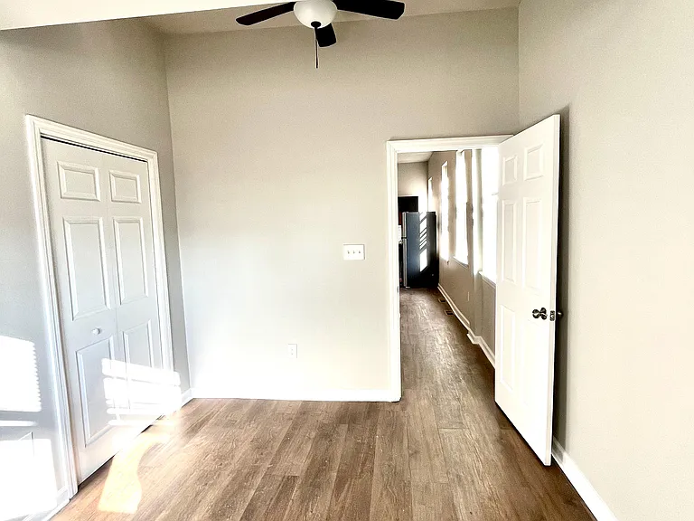 1300 N 54th St #1 — Photo 3