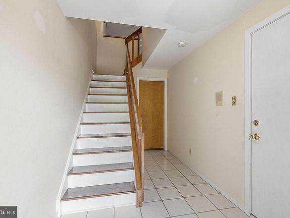 3rd image of 306 S Point Dr #306