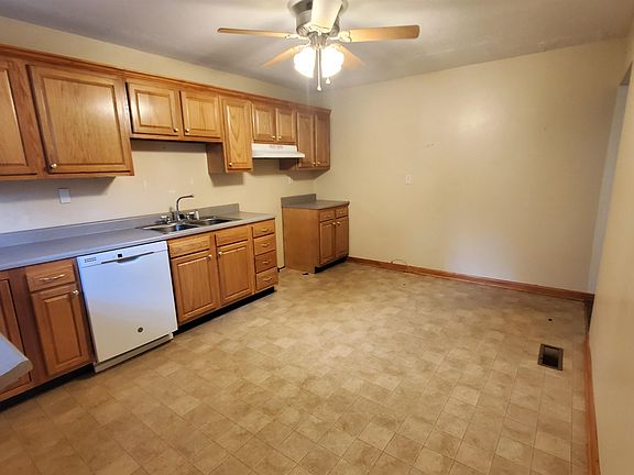 5th image of 55 Church St