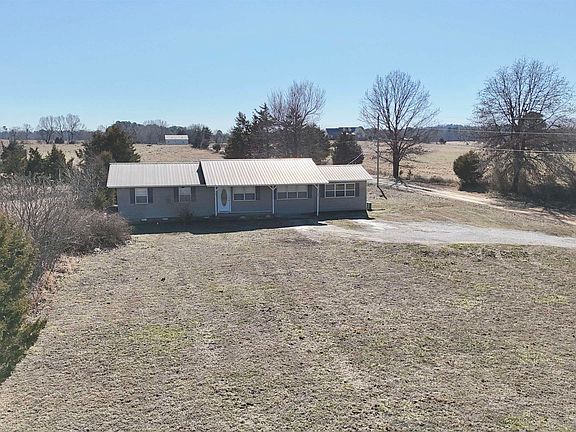 3rd image of 520 Cutoff Rd